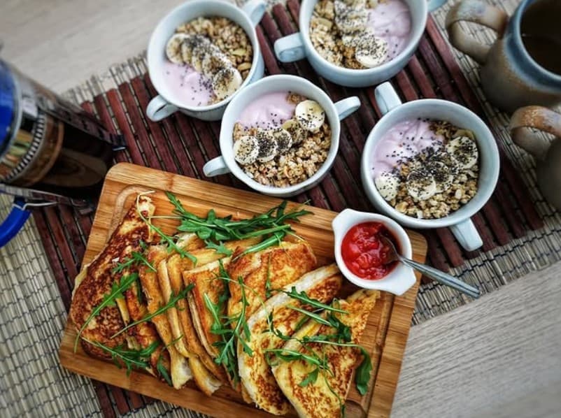Grilled cheese sandwich plus cherry skyr with musli